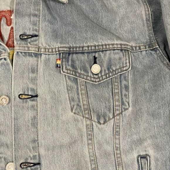 NWT Levi’s Premium Limited Edition Pride Jean Jacket Embroidered “Let Us Love" L - Picture 8 of 16